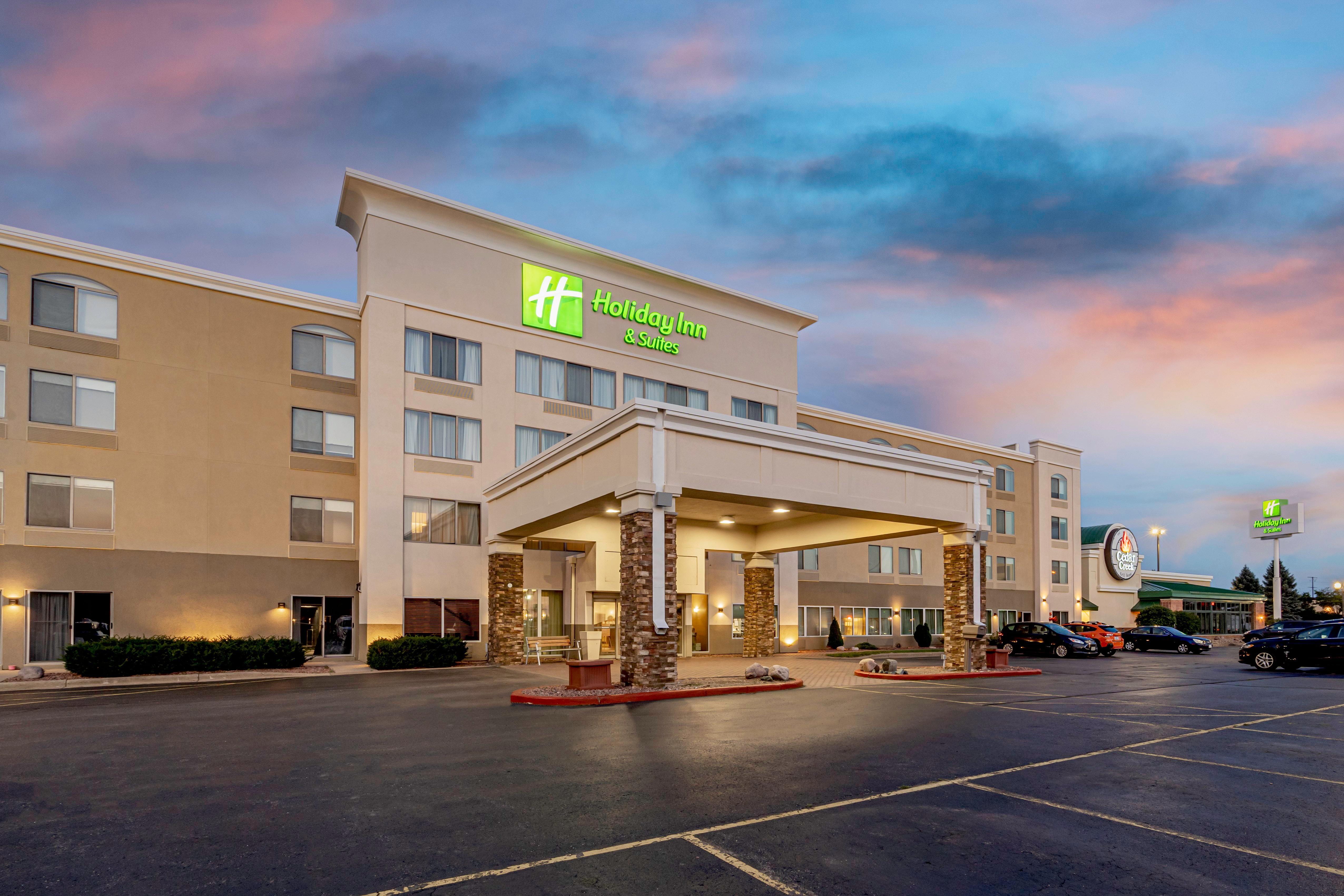 Holiday Inn & Suites Wausau-Rothschild By Ihg Exterior photo