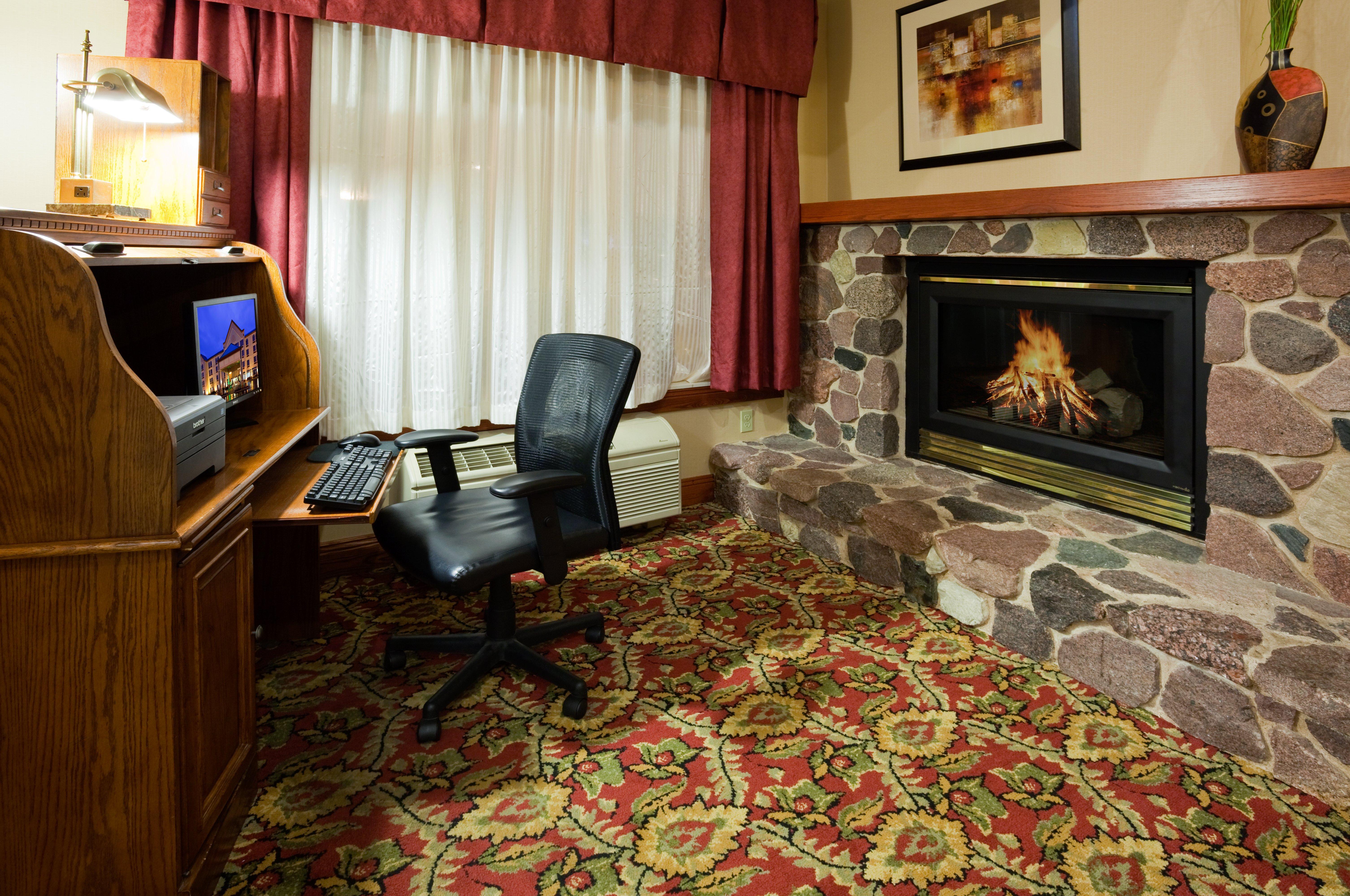 Holiday Inn & Suites Wausau-Rothschild By Ihg Exterior photo
