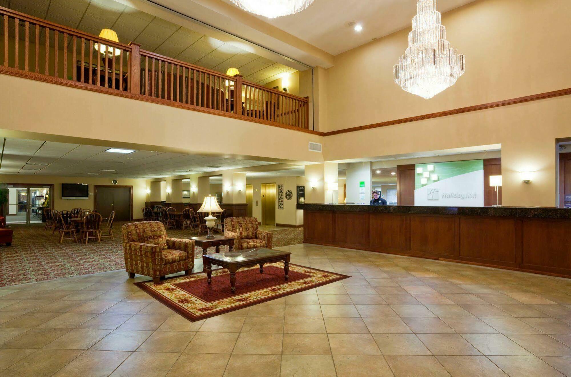 Holiday Inn & Suites Wausau-Rothschild By Ihg Exterior photo
